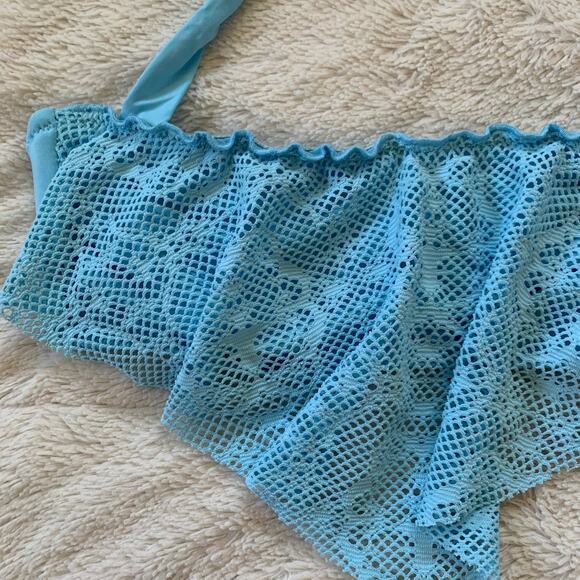 3/$20  Mossimo women's pastel blue crochet halter style bikini swim top SZ M - Picture 3 of 5